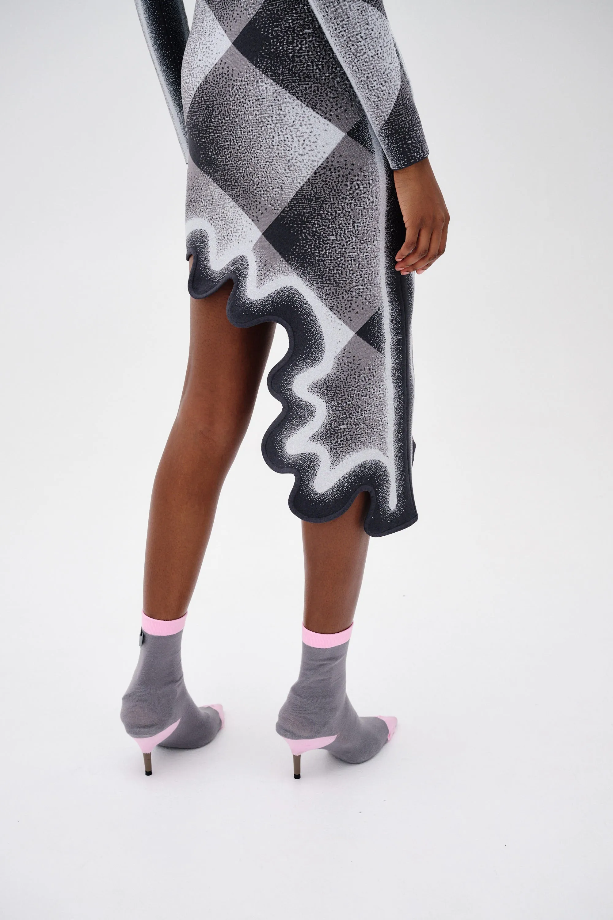 DOBBY LONG SLEEVE WAVY PLAID DRESS