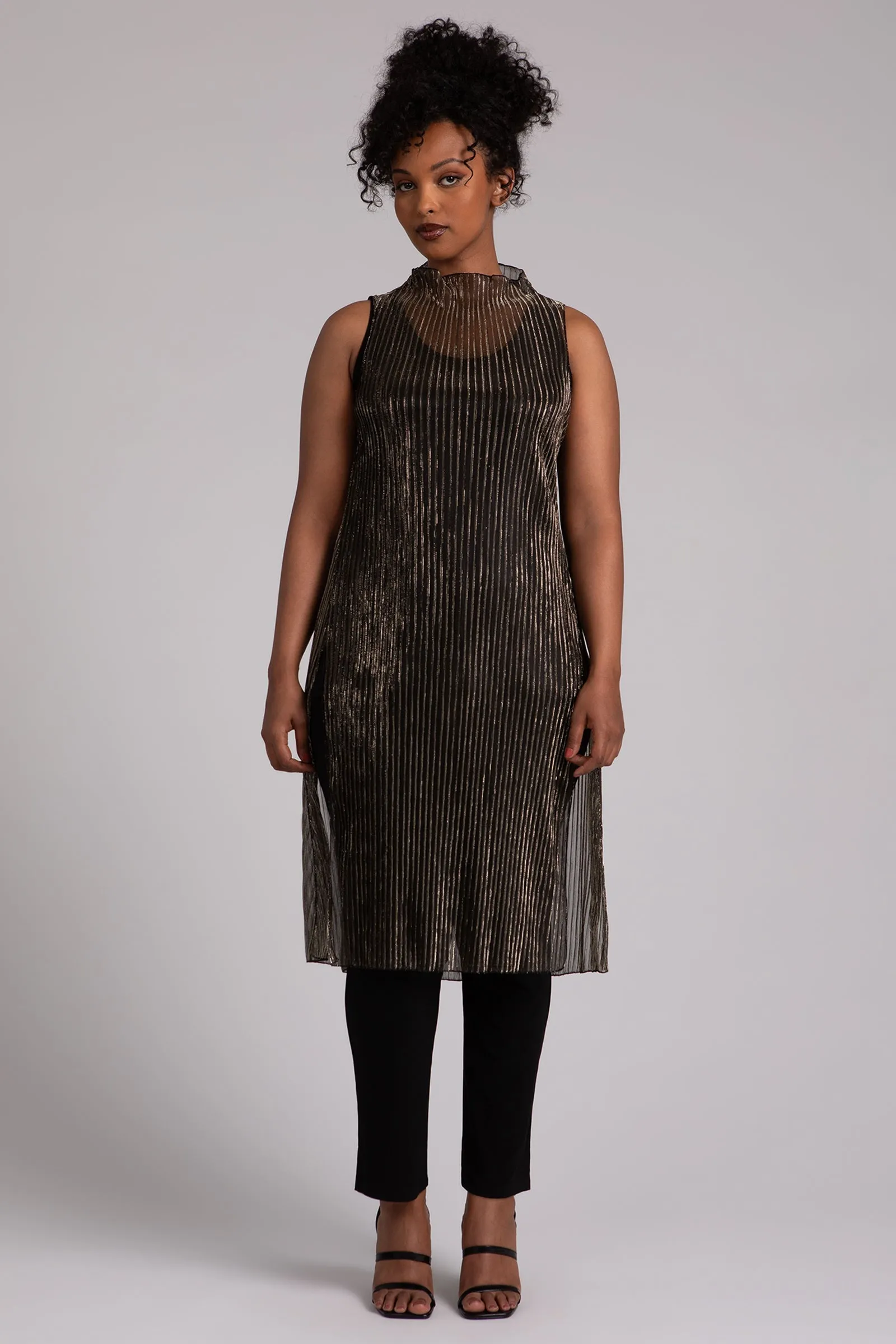 Pleated Mesh Funnel Neck Slit Over Under | Black/Gold