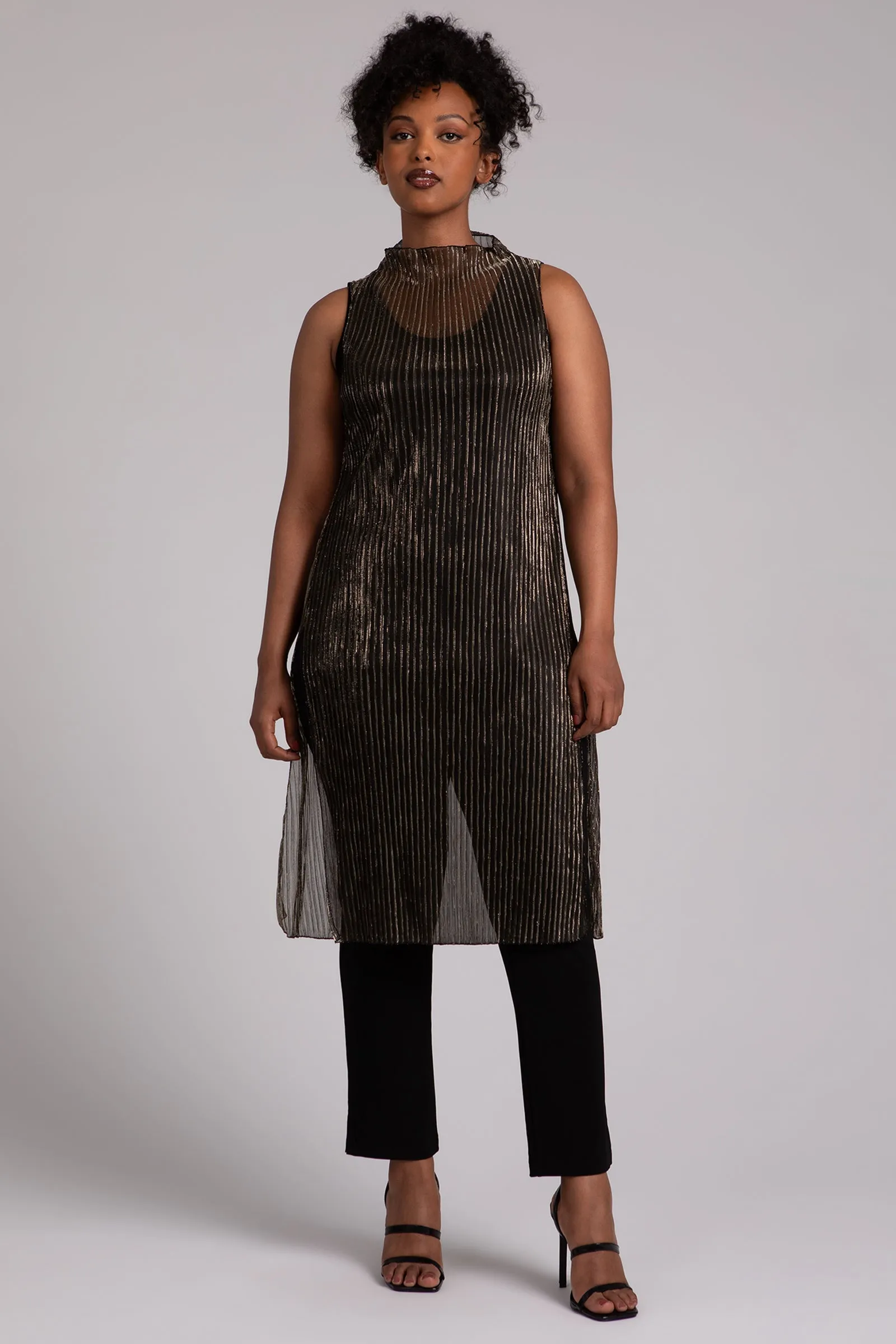 Pleated Mesh Funnel Neck Slit Over Under | Black/Gold